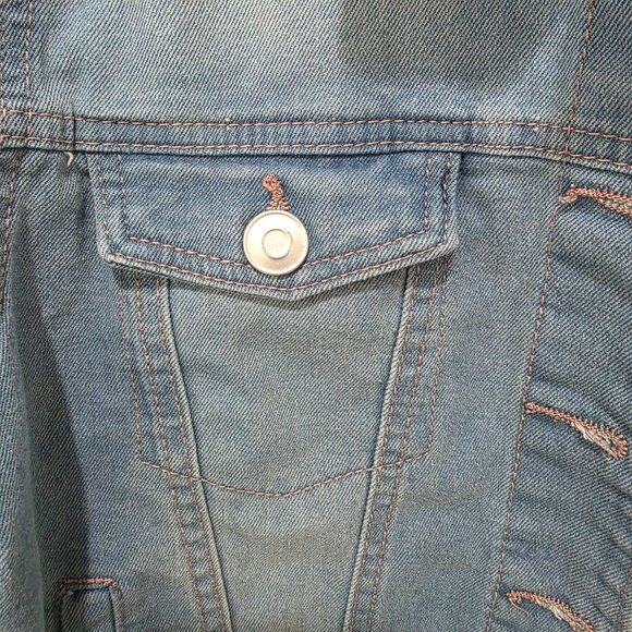 Baccini Light Wash Denim Jean Jacket – Women’s Small Button Front Classic - Picture 6 of 12